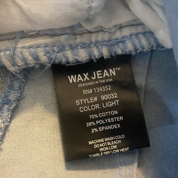 🍒SOLD🍒 Wax Denim Stretch Shorts - Picture 4 of 4